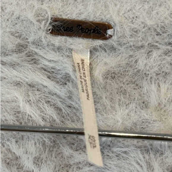 Free People Light Grey Fuzzy Faux Fur Open Cardigan W/Pockets Oversized XSmall - Picture 3 of 3